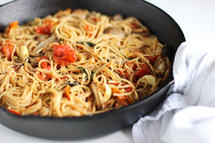 Capellini in Tomato and Garlic Sauce