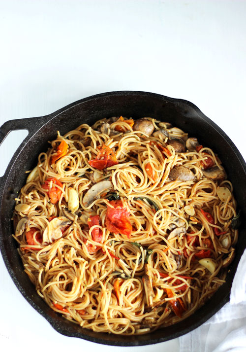 Capellini in Tomato and Garlic Sauce