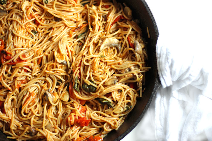 Capellini in Tomato and Garlic Sauce