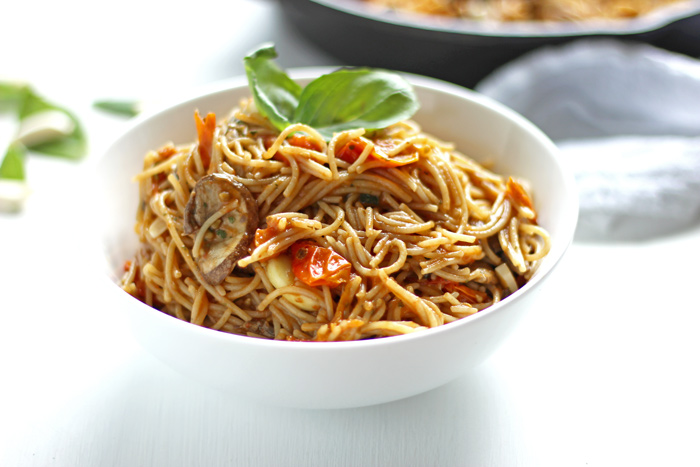 Capellini in Tomato Garlic Sauce