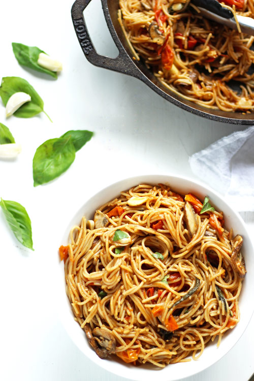 Capellini in Tomato and Garlic Sauce