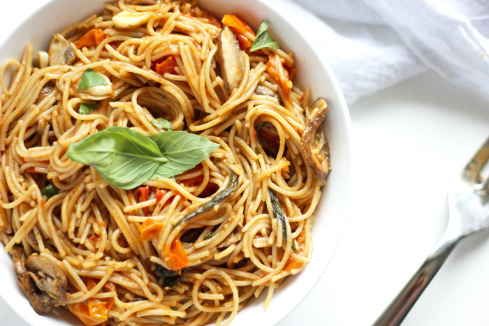 Capellini in Tomato and Garlic Sauce