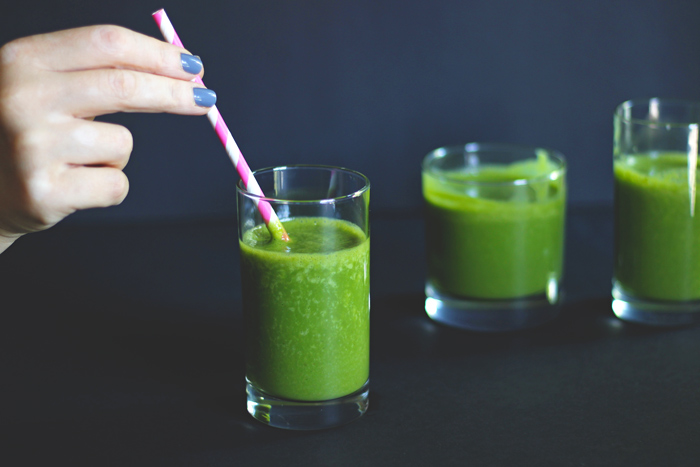 Orange You Bananas Green Smoothie. A revitalizing smoothie loaded with vitamin C, antioxidants, has a smooth texture and sweet flavor. A sure morning hit! #mydailygreensmoothie. neuroticmommy.com