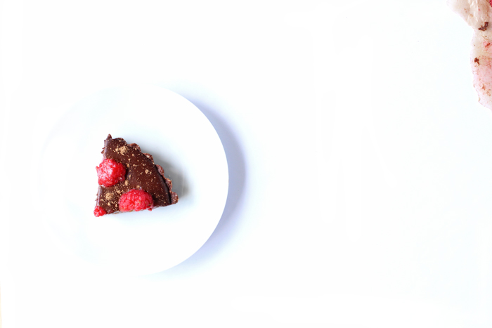 No Bake Chocolate Raspberry Tarts. neuroticmommy.com #vegan #chocolate