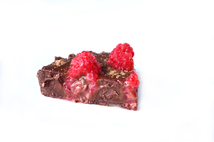 No Bake Chocolate Raspberry Tarts. neuroticmommy.com #vegan #chocolate