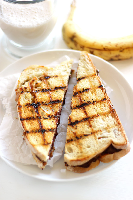 Grilled Chocolate Banana and Peanut Butter. Melted chocolate, creamy peanut butter and sweet bananas all wrapped up in one sandwich. All this amazingness in each and every bite! neuroticmommy.com #vegan #healthy