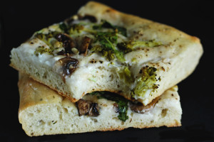 Plant Based Flatbread Veggie Pizza - NeuroticMommy