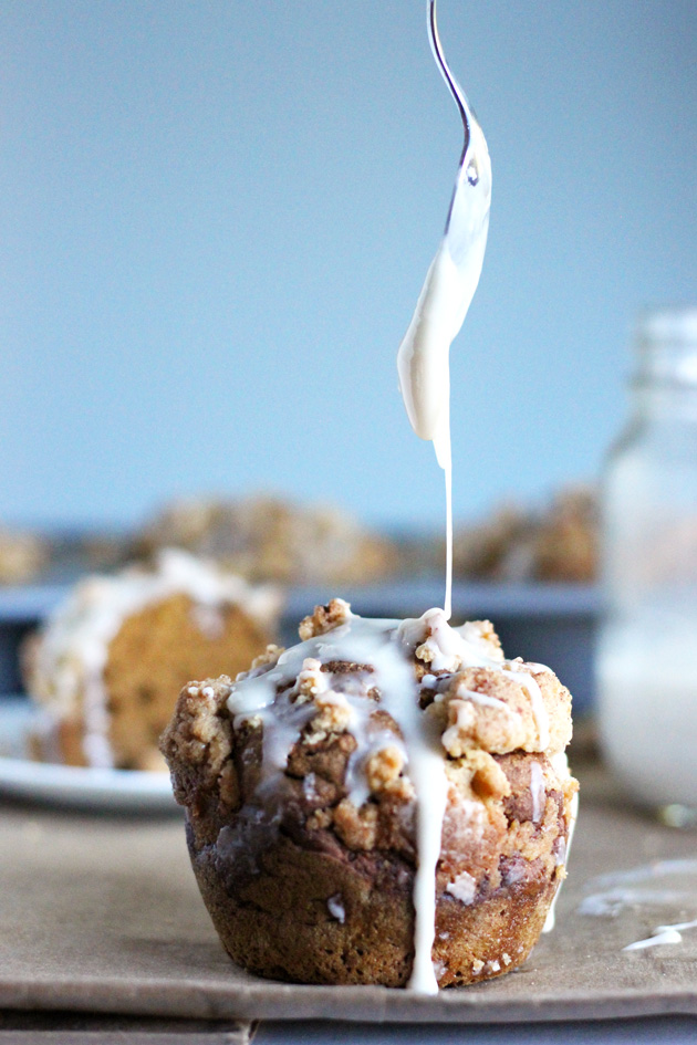 Pumpkin Streusel Muffins. Delicious. Moist. Healthy. All you need. #vegan #muffins neuroticmommy.com 