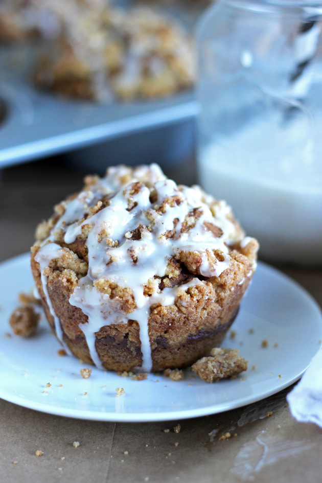 Pumpkin Streusel Muffins. Delicious. Moist. Healthy. All you need. #vegan #muffins neuroticmommy.com 