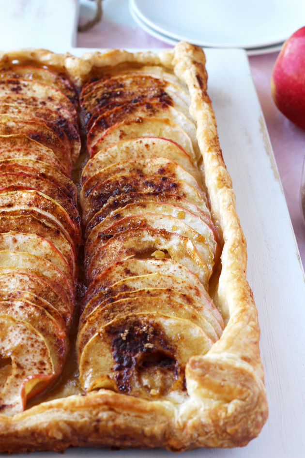 The Easiest Apple Galette. As easy as pie but even better! #vegan #apples #thanksgiving