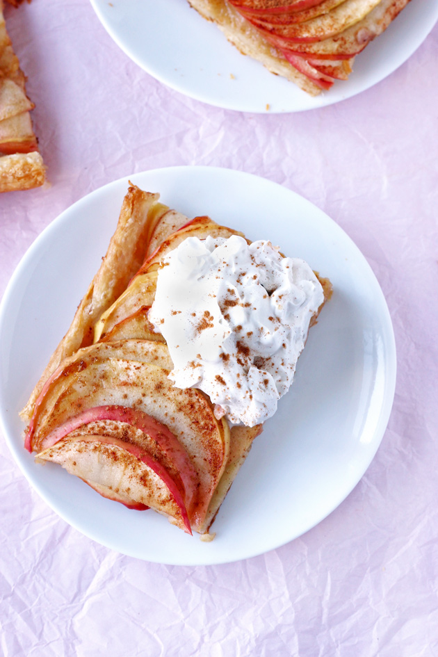 The Easiest Apple Galette. As easy as pie but even better! #vegan #apples #thanksgiving