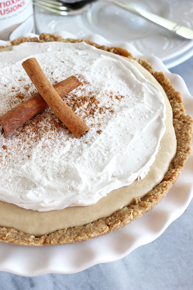 Toasted Coconut Cheesecake. Creamy, fluffy, delicious, healthy, vegan and totes coco-nutty! Sugar free and naturally sweet! #vegan #nobake #cheesecakes #coconut 