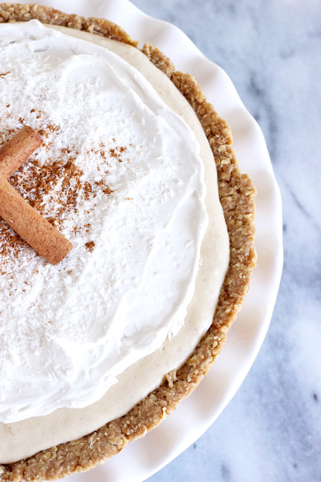Toasted Coconut Cheesecake. Creamy, fluffy, delicious, healthy, vegan and totes coco-nutty! Sugar free and naturally sweet! #vegan #nobake #cheesecakes #coconut