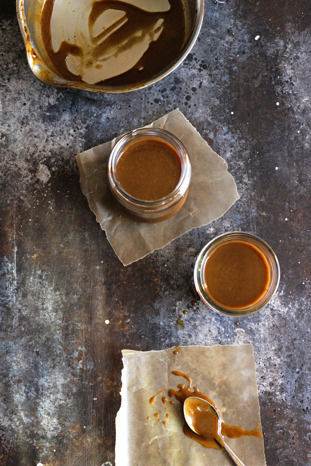 How to make vegan caramel sauce. It's literally the most delicious caramel ever. Keep it in your fridge and drizzle this on anything! NeuroticMommy.com #vegan