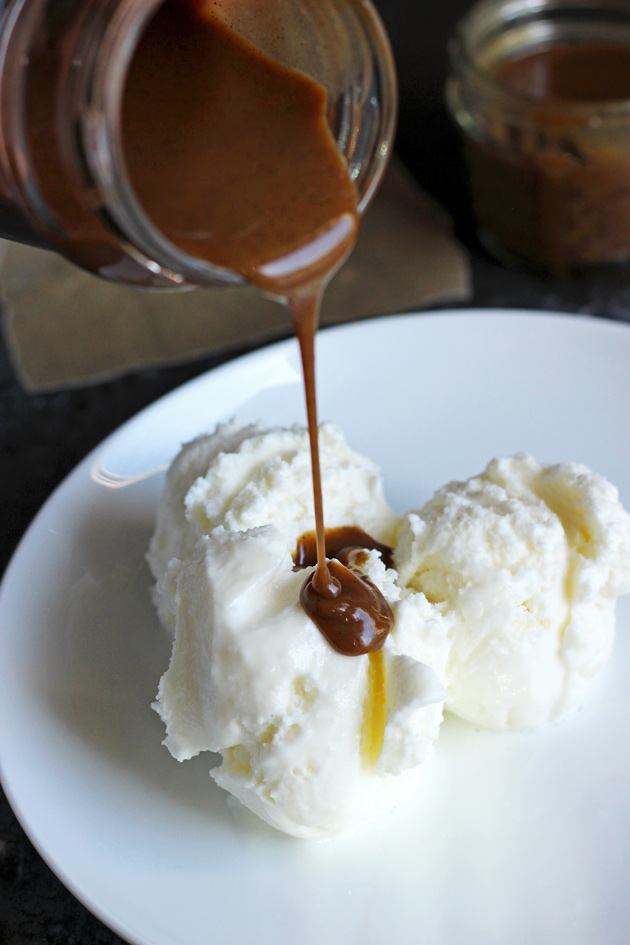 How to make vegan caramel sauce. It's literally the most delicious caramel ever. Keep it in your fridge and drizzle this on anything! NeuroticMommy.com #vegan