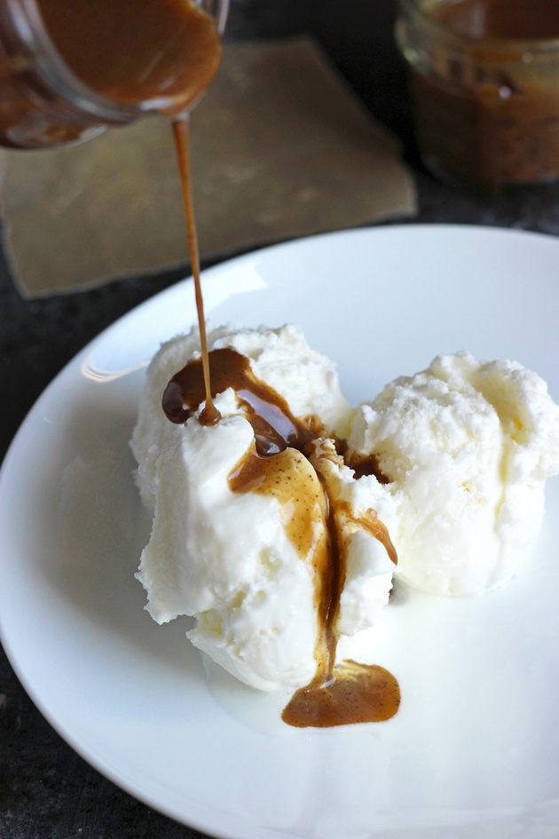 How to make vegan caramel sauce. It's literally the most delicious caramel ever. Keep it in your fridge and drizzle this on anything! NeuroticMommy.com #vegan