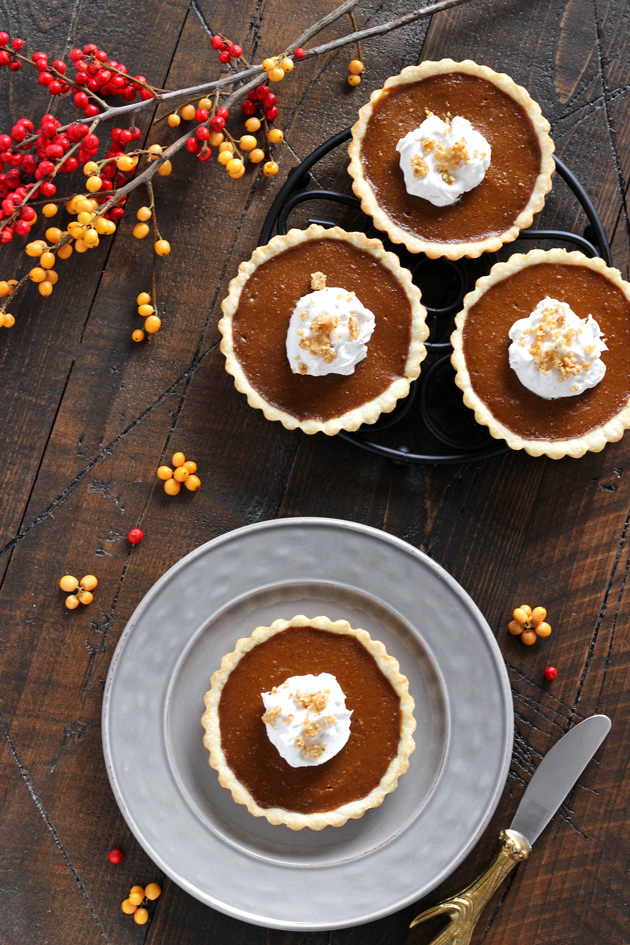 Single Serve Pumpkin Pie, for the true pumpkin lovers who do not want to share this magical, pumpkin-y dessert. NeuroticMommy.com #vegan #pie #holidayrecipes