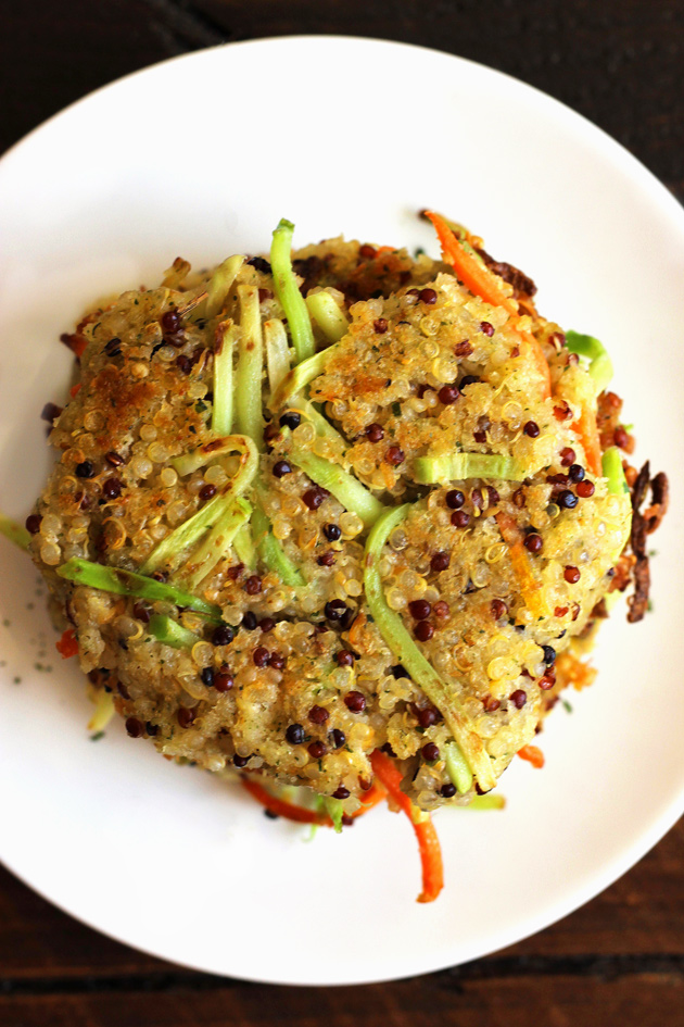 Broccoli and Quinoa Breakfast Patties - Made with broccoli, quinoa, carrots and flax seeds, a healthy addition to your morning routine. But don't stop there, you can even use these to make loaded veggie burgers! NeuroticMommy.com #vegan #healthy