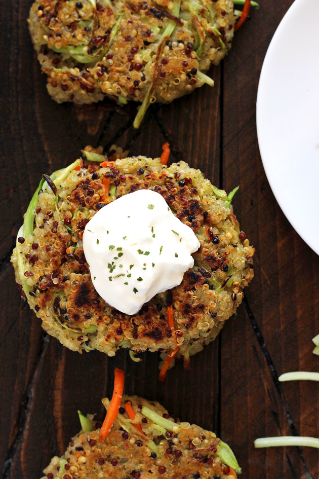 Broccoli and Quinoa Breakfast Patties - Made with broccoli, quinoa, carrots and flax seeds, a healthy addition to your morning routine. But don't stop there, you can even use these to make loaded veggie burgers! NeuroticMommy.com #vegan #healthy