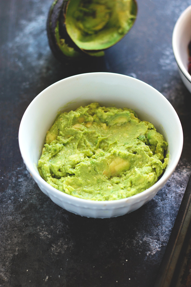 Toasted Avocado and Bean Pitas are a great healthy lunch to grab and go! This easy to make meal is done in minutes. Crispy warm pitas are delish. NeuroticMommy.com #vegan #healthy