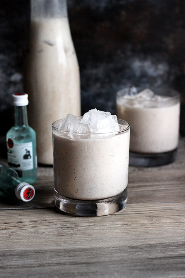 Vegan Coquito - A traditional sweet Puerto Rican Egg Nog-like alcoholic beverage that is served every Christmas. Enjoy this thick and creamy vegan version that tastes just like the real thing! NeuroticMommy.com #vegan #beverages 