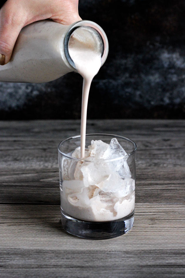 Vegan Coquito - A traditional sweet Puerto Rican Egg Nog-like alcoholic beverage that is served every Christmas. Enjoy this thick and creamy vegan version that tastes just like the real thing! NeuroticMommy.com #vegan #beverages