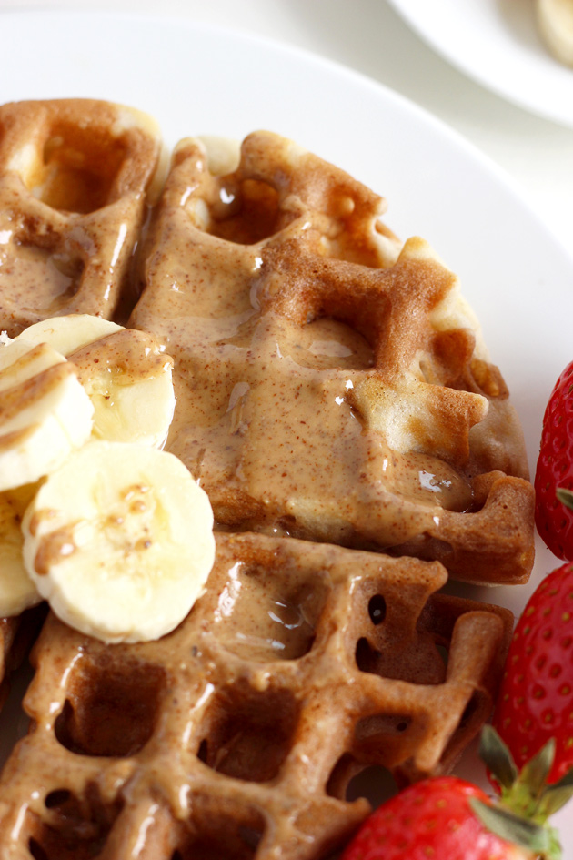 Chocolate Marble Protein Waffles - Incredibly fluffy and chocolatey waffles jam packed with proteins and superfoods. Deliciously healthy. NeuroticMommy.com #vegan #breakfast #protein