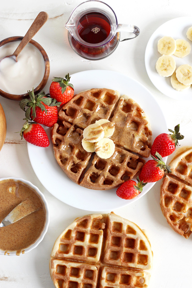 Chocolate Marble Protein Waffles - Incredibly fluffy and chocolatey waffles jam packed with proteins and superfoods. Deliciously healthy. NeuroticMommy.com #vegan #breakfast #protein