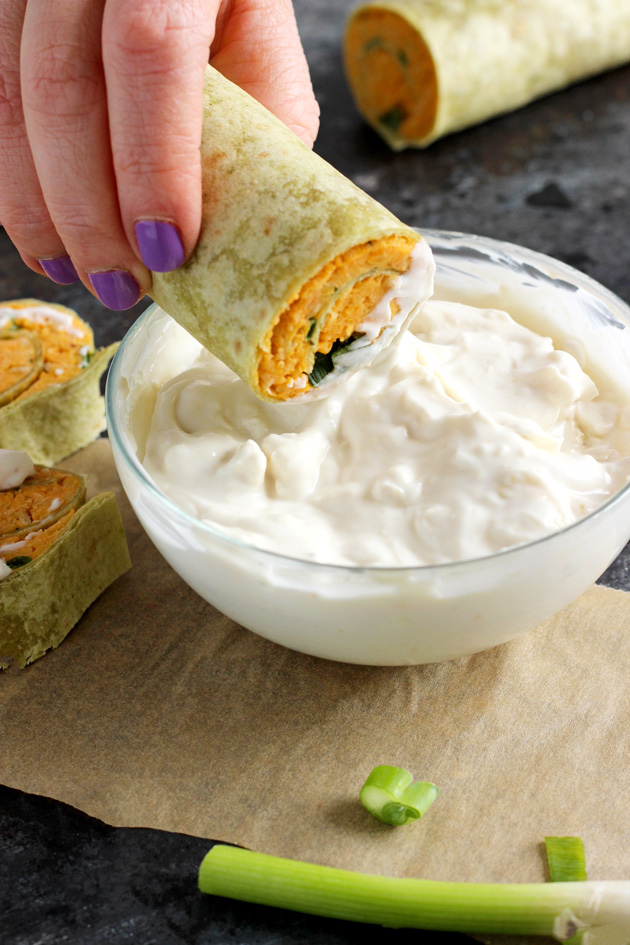 Buffalo Chickpea Pinwheels with Vegan Blue Cheese - Vegan fingerfood made healthy! Homemade buffalo sauce with mashed chickpeas, wrapped in a spinach tortilla, with vegan blue cheese for dipping! NeuroticMommy.com #vegan #healthy