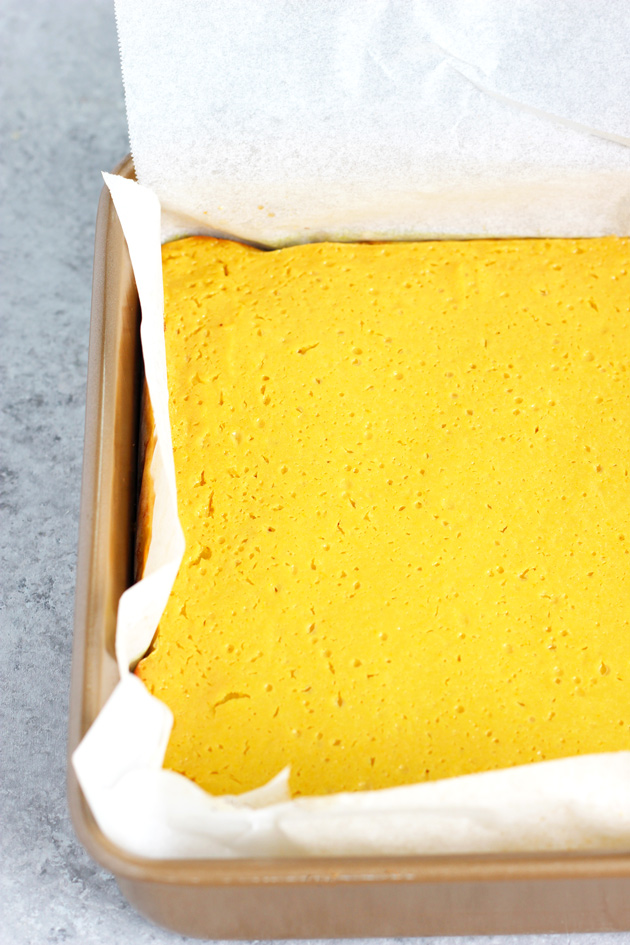 Easy Vegan Organic Lemon Bars - A super easy lemony snack just in time for Easter! Healthy and totally vegan. NeuroticMommy.com #healthy #vegan