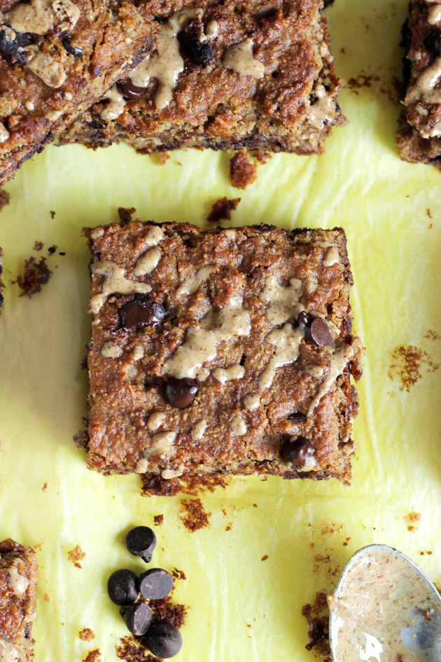 Almond Butter Banana Bread Blondies - These vegan, gluten-free blondies are just in time for summer. They're healthy, full of delicious healthy fats and fiber, oh and most importantly stuffed with bananas and chocolate! NeuroticMommy.com #vegan #healthy #snacks 
