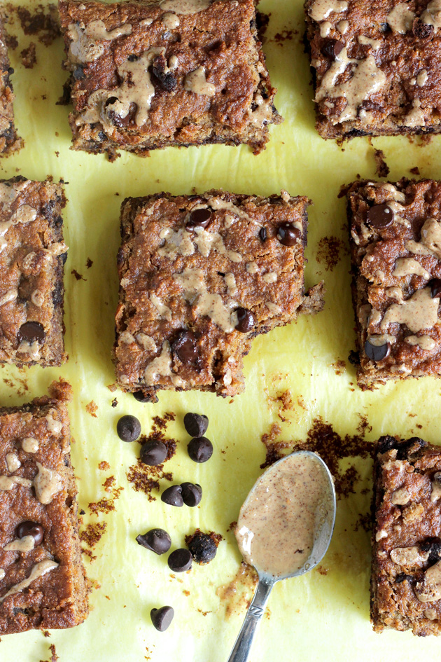 Almond Butter Banana Bread Blondies - These vegan, gluten-free blondies are just in time for summer. They're healthy, full of delicious healthy fats and fiber, oh and most importantly stuffed with bananas and chocolate! NeuroticMommy.com #vegan #healthy #snacks 