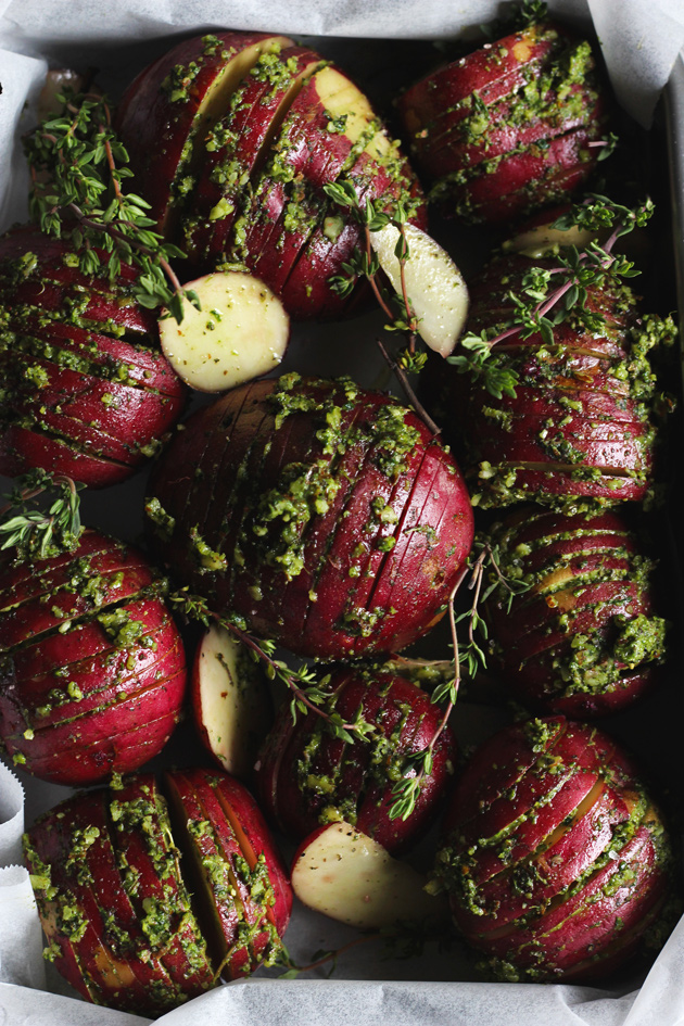 Pesto Herb Roasted Potatoes - Enjoy these oven baked pesto herb filled roasted potatoes that are completely heart healthy and naturally gluten and fat free. It's a triple win! NeuroticMommy.com #vegan #healthy