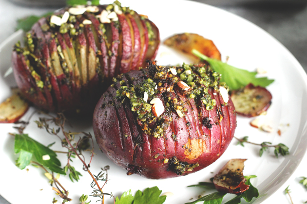 Pesto Herb Roasted Potatoes - Enjoy these oven baked pesto herb filled roasted potatoes that are completely heart healthy and naturally gluten and fat free. It's a triple win! NeuroticMommy.com #vegan #healthy