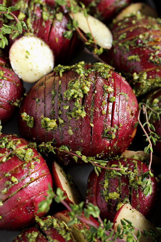 Pesto Herb Roasted Potatoes - Enjoy these oven baked pesto herb filled roasted potatoes that are completely heart healthy and naturally gluten and fat free. It's a triple win! NeuroticMommy.com #vegan #healthy