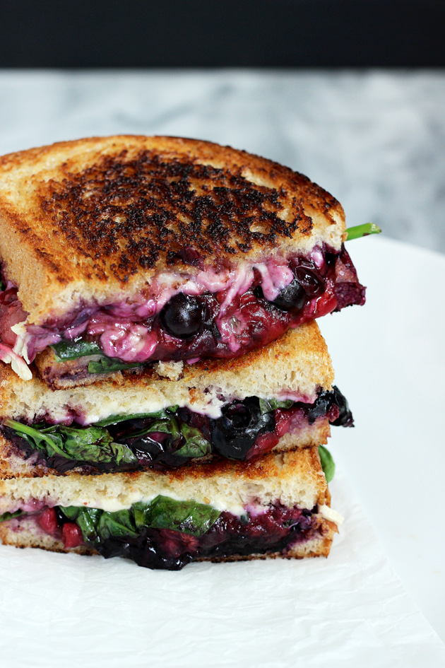 Balsamic Berry Vegan Grilled Cheese - This savory yet sweet sammie is perfect for summer vibes. Melty vegan cheese, berries, and spinach make this an ultimate winner for lunch or dinner! NeuroticMommy.com #vegan #healthy #lunch #beattheheat