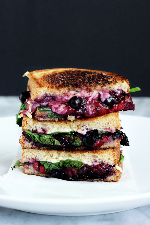 Balsamic Berry Vegan Grilled Cheese - This savory yet sweet sammie is perfect for summer vibes. Melty vegan cheese, berries, and spinach make this an ultimate winner for lunch or dinner! NeuroticMommy.com #vegan #healthy #lunch #beattheheat