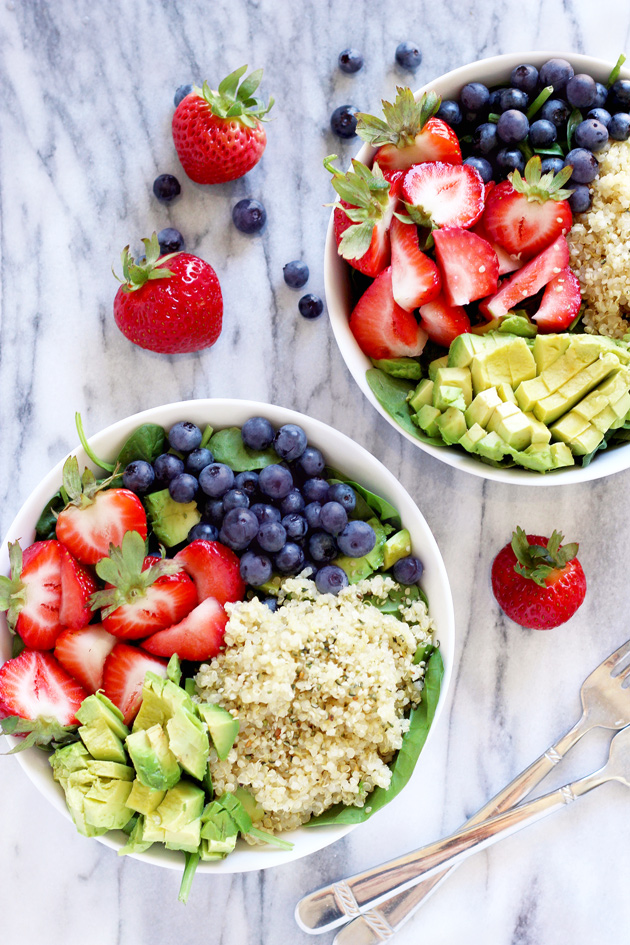 Strawberry Blueberry Quinoa Summer Salad - A healthy salad mixed perfecting with sweetness and coolness, packed with the right amount of plant based protein, ready to beat the heat. NeuroticMommy.com #healthy #vegan #salads