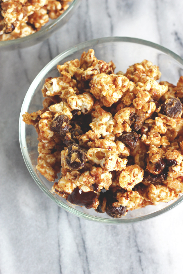 Back To School Popcorn Bark - A quick, simple, wholesome snack for the whole family to enjoy! NeuroticMommy.com #vegan #backtoschool #snacks