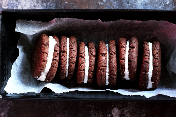 Vegan Whoopie Pies - Easy 4 ingredient snack filled with sweet coconut whipped cream and a melty dreamy chocolate cookie. NeuroticMommy.com #vegan #glutenfree