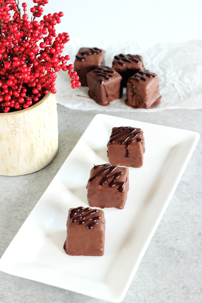 Easy Vegan Petit Fours - Set the table with organic moments making easy, delicious desserts your whole family can get in on! NeuroticMommy.com #vegan #holidays #organic #family