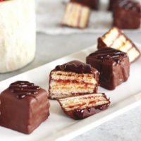 Easy Vegan Petit Fours - Set the table with organic moments making easy, delicious desserts your whole family can get in on! NeuroticMommy.com #vegan #holidays #organic #family