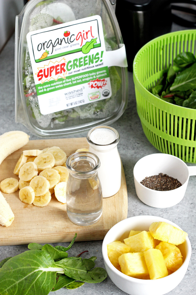 Super Green Cleansing Smoothie - An easy way to nourish your body and provide yourself with essential vitamins and minerals. NeuroticMommy.com #smoothies #plantbased #health