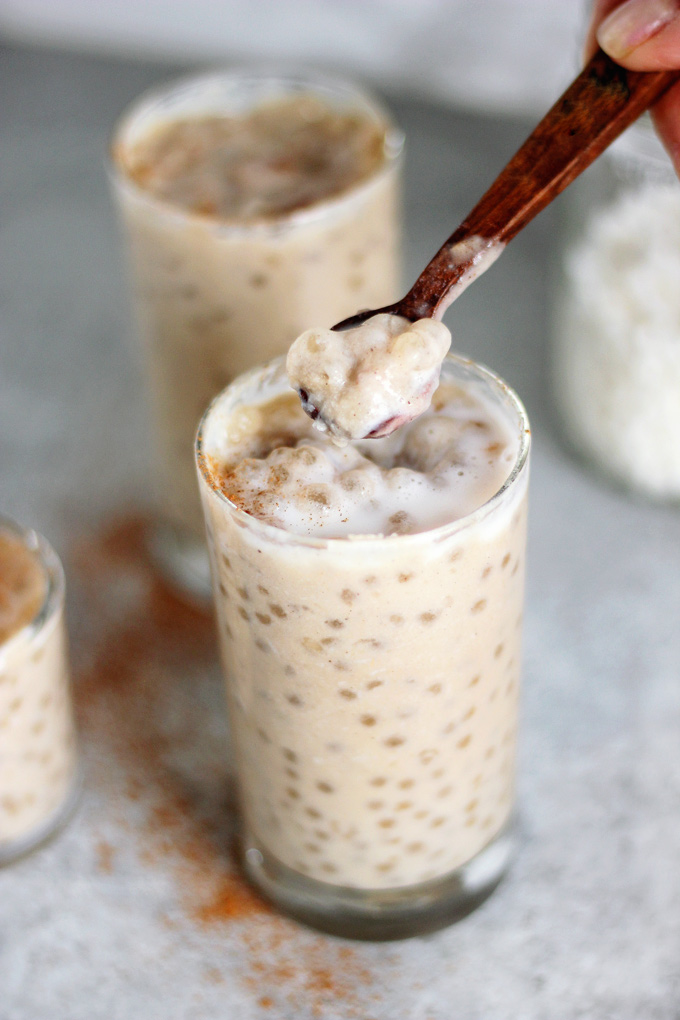 Vegan Vanilla Coconut Tapioca Pudding - A healthy, easy snack that's low calorie, creamy, and delicious. NeuroticMommy.com #vegan #plantbased #health #snacking