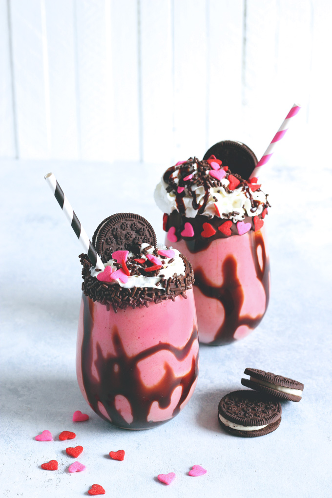 Strawberry Chocolate Dream Smoothie - An indulgent smoothie perfect for last minute romantic recipe for those sweet people in your life. NeuroticMommy.com #valentinesday #love #vegan #smoothie