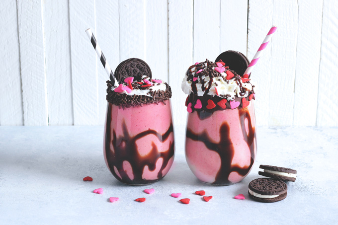 Strawberry Chocolate Dream Smoothie - An indulgent smoothie perfect for last minute romantic recipe for those sweet people in your life. NeuroticMommy.com #valentinesday #love #vegan #smoothie