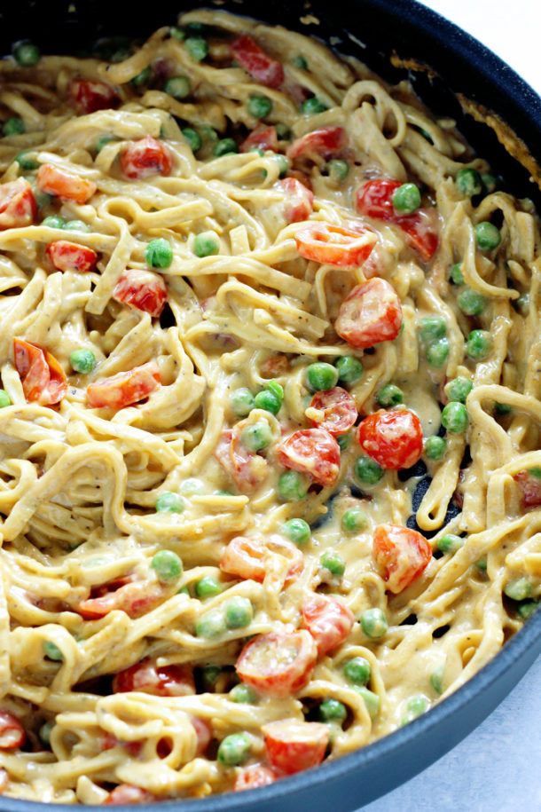 One Pot Vegan Fettuccine Alfredo with Peas and Roasted Cherry Tomatoes ...