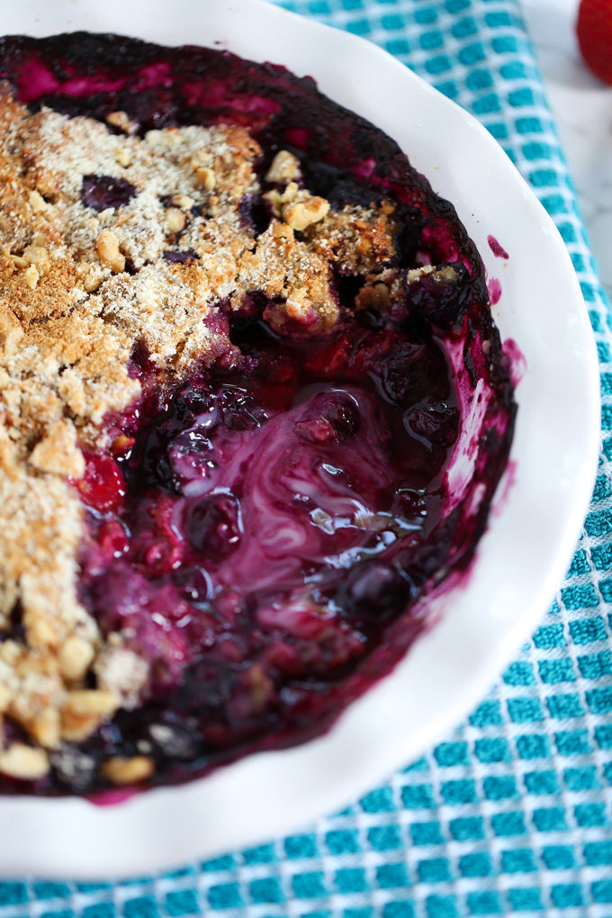 Mixed Berry Crumb Bake - This berry rich breakfast can be made as a healthy quick dessert too! Highly nutritious, naturally sweet, vegan and gluten free! NeuroticMommy.com #vegan #glutenfree #paleo