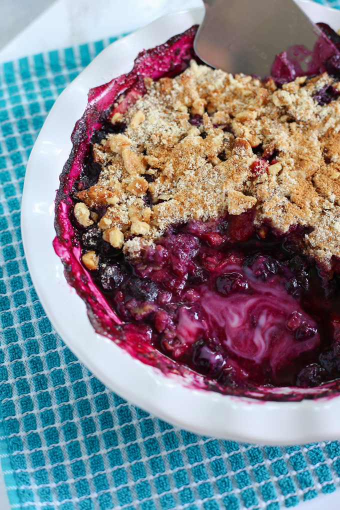 Mixed Berry Crumb Bake - This berry rich breakfast can be made as a healthy quick dessert too! Highly nutritious, naturally sweet, vegan and gluten free! NeuroticMommy.com #vegan #glutenfree #paleo