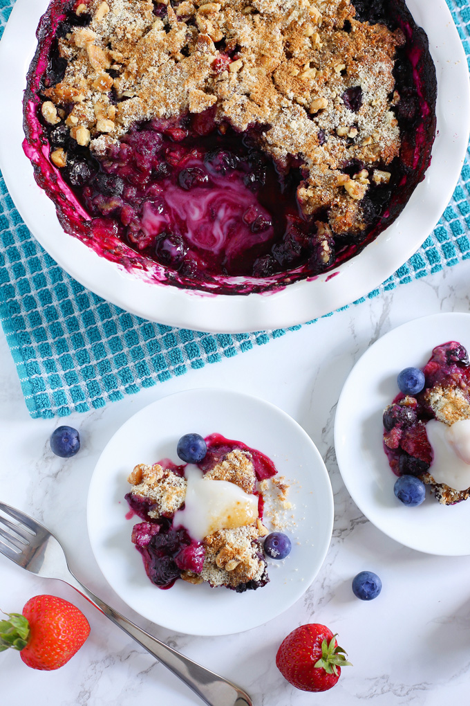 Mixed Berry Crumb Bake - This berry rich breakfast can be made as a healthy quick dessert too! Highly nutritious, naturally sweet, vegan and gluten free! NeuroticMommy.com #vegan #glutenfree #paleo